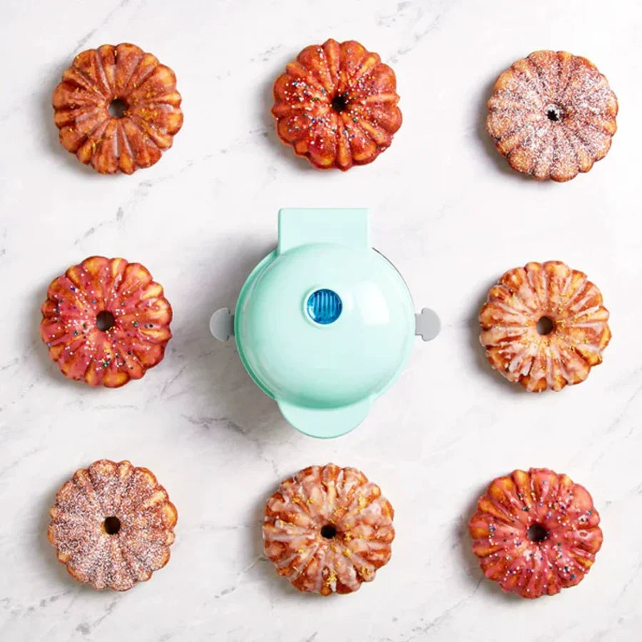 Máquina Mini para Bolos e Waffles Bundt Antiadesiva - Fácil de Usar e Limpar - Perfeita para Doces Caseiros e Confeitaria