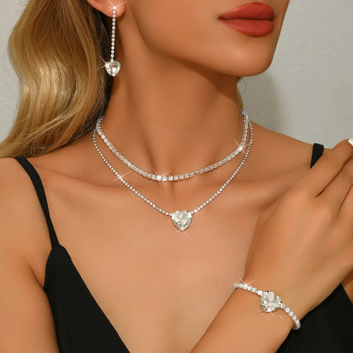 Conjunto 3 Peças Coração Diamante KATARIAN - Colar, Brincos e Pulseira