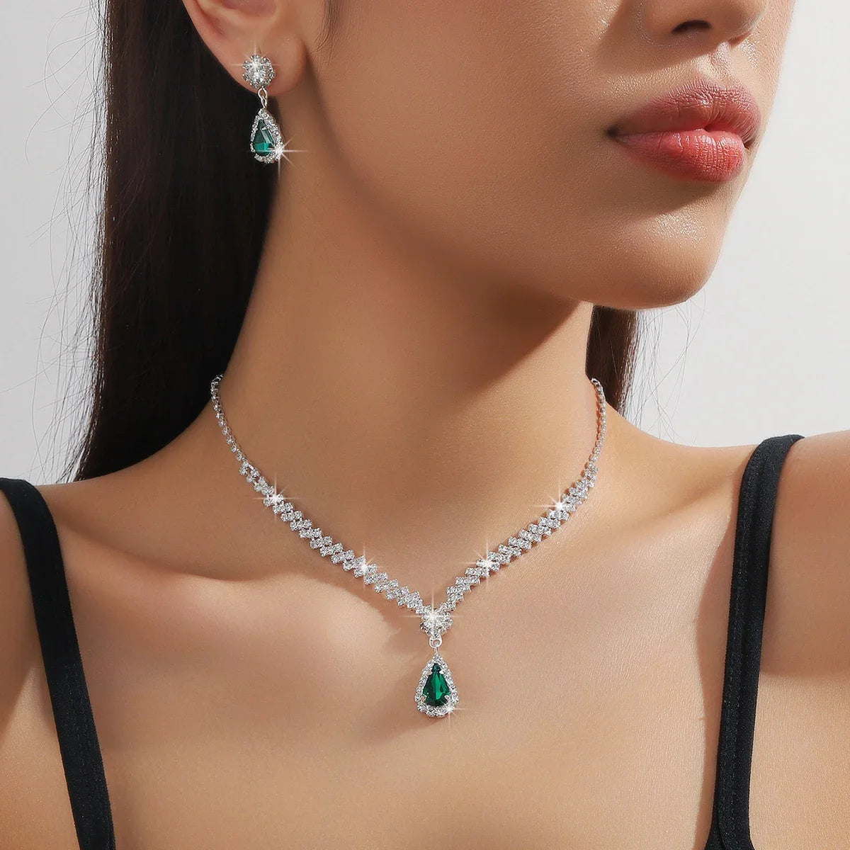 Conjunto 3 Peças Colar e Brincos Feminino Gota D'Água Fashion
