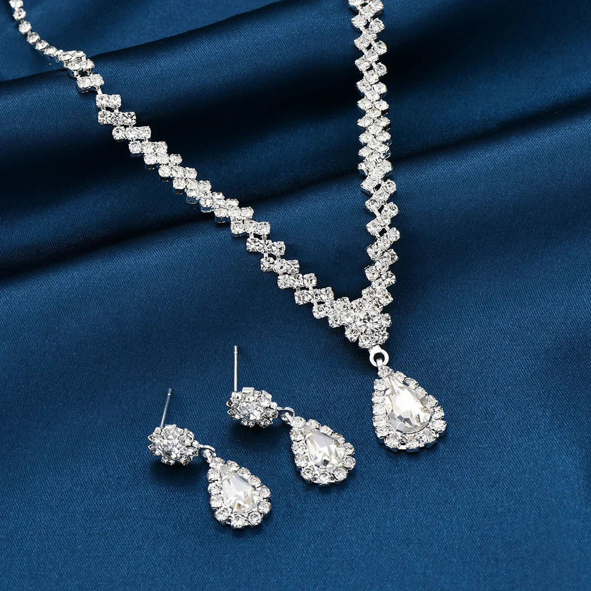 Conjunto 3 Peças Colar e Brincos Feminino Gota D'Água Fashion